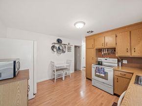 15 D St, Hull MA 02045