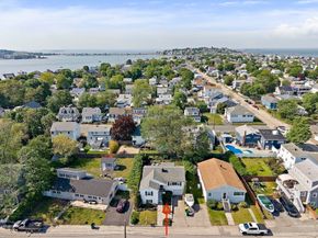 15 D St, Hull MA 02045