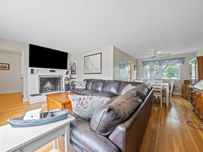15 D St, Hull MA 02045