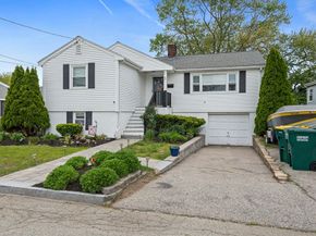 15 D St, Hull MA 02045