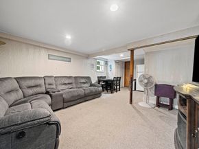 15 D St, Hull MA 02045