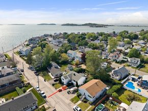 15 D St, Hull MA 02045
