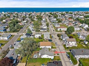 15 D St, Hull MA 02045