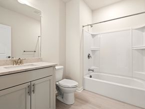 5 Peters Farm Way 407, Westborough MA 01581