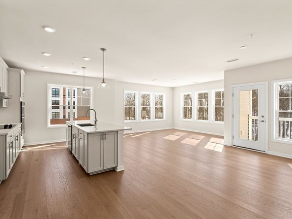 5 Peters Farm Way 407, Westborough MA 01581