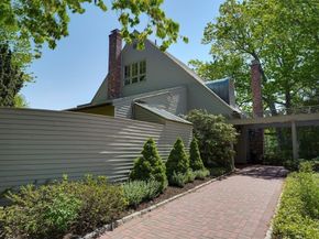 4 Jackson Pond Rd 4, Dedham MA 02026