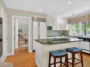 4 Jackson Pond Rd 4, Dedham MA 02026