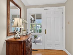 4 Jackson Pond Rd 4, Dedham MA 02026