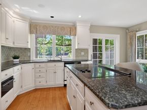 4 Jackson Pond Rd 4, Dedham MA 02026
