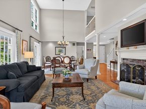 4 Jackson Pond Rd 4, Dedham MA 02026