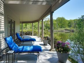 4 Jackson Pond Rd 4, Dedham MA 02026