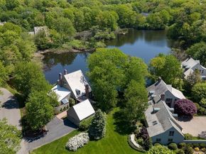 4 Jackson Pond Rd 4, Dedham MA 02026