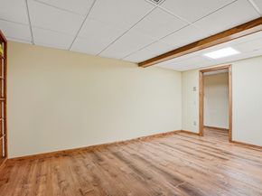 26 Long Hill Dr, Leominster MA 01453
