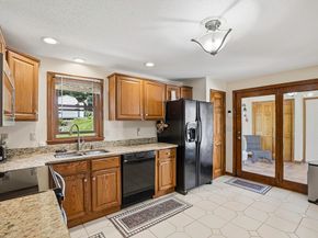26 Long Hill Dr, Leominster MA 01453