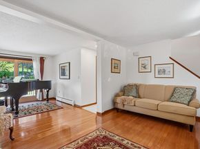 26 Long Hill Dr, Leominster MA 01453