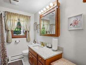 26 Long Hill Dr, Leominster MA 01453