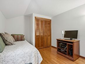 26 Long Hill Dr, Leominster MA 01453