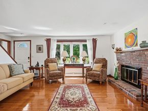 26 Long Hill Dr, Leominster MA 01453