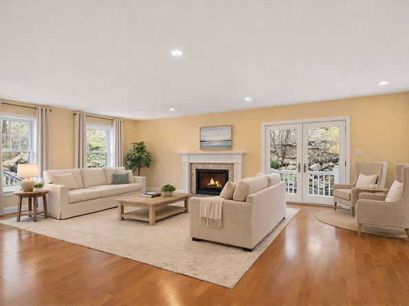 25 Magnolia Ave, Manchester MA 01944