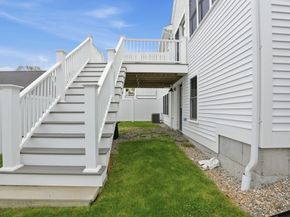 91 Newfield Street 41, Plymouth MA 02360
