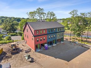 87 Neponset St 11, Canton MA 02021