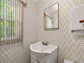 125 Ipswich Rd, Topsfield MA 01983