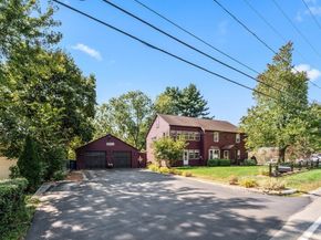 89 Elm St, Blackstone MA 01504