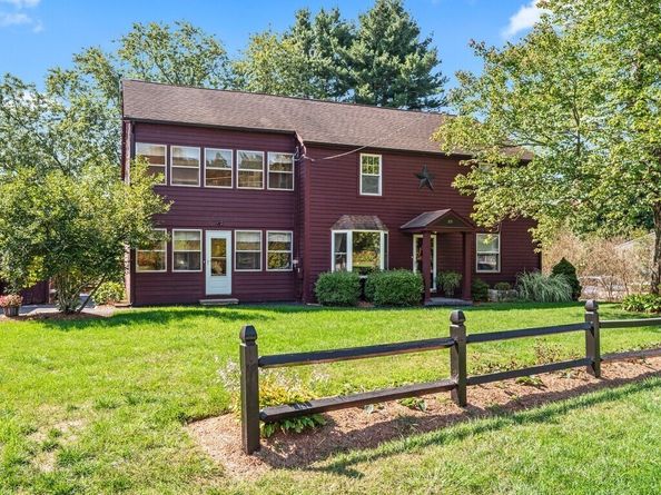 89 Elm St, Blackstone MA 01504