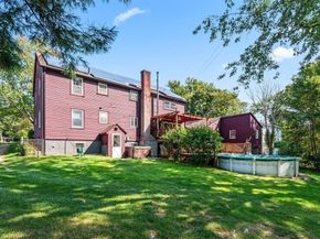 89 Elm St, Blackstone MA 01504