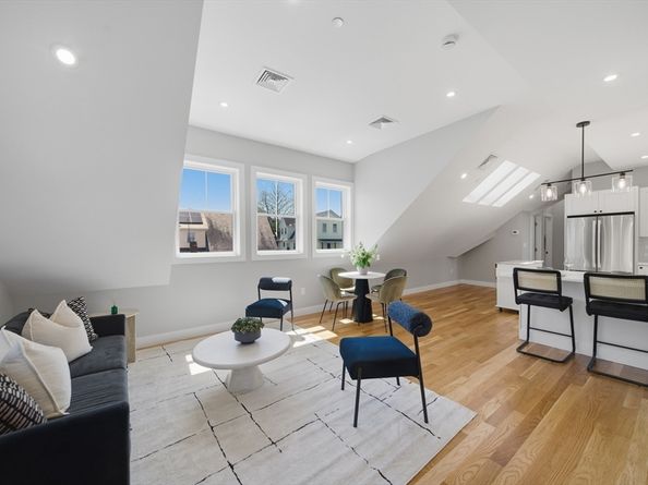 174 Walnut Street 3, Somerville MA 02145