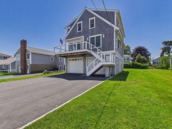35 Shore Dr, Mattapoisett MA 02739