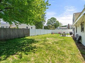 21 Randall Rd, Maynard MA 01754