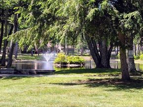 182 Heritage Dr 182, Northbridge MA 01588