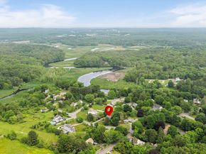 19 Old Bridge Rd, Hanover MA 02339