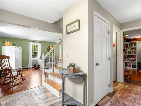 19 Old Bridge Rd, Hanover MA 02339