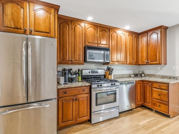 129 M St 1, Boston MA 02127