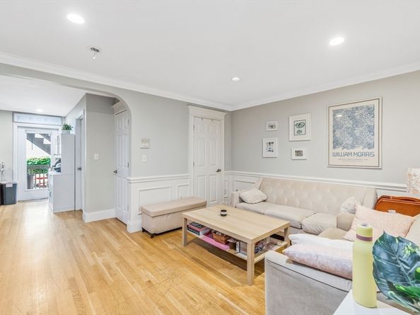 129 M St 1, Boston MA 02127