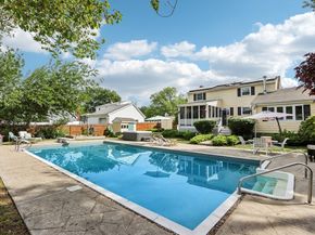 62 Charme Rd, Billerica MA 01821