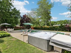 62 Charme Rd, Billerica MA 01821