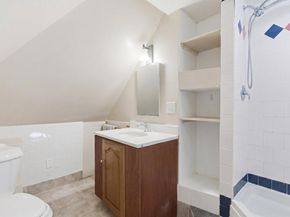 305 Central St, Newton MA 02466