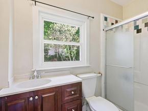 305 Central St, Newton MA 02466