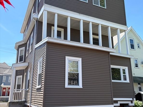 23 Waters Ave, Everett MA 02049