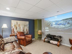 5 Diane Dr, Medway MA 02053