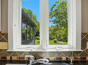 5 Diane Dr, Medway MA 02053
