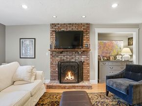 5 Diane Dr, Medway MA 02053