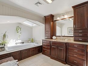 5 Diane Dr, Medway MA 02053