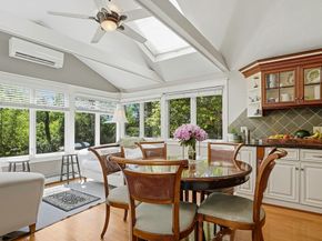 5 Diane Dr, Medway MA 02053