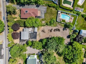 53 Walnut St, Saugus MA 01906
