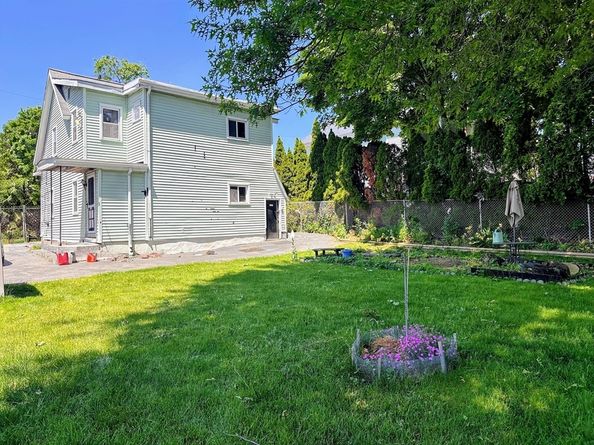 27 Flint St, Lynn MA 01905