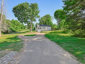 71 W Main St, West Brookfield MA 01585
